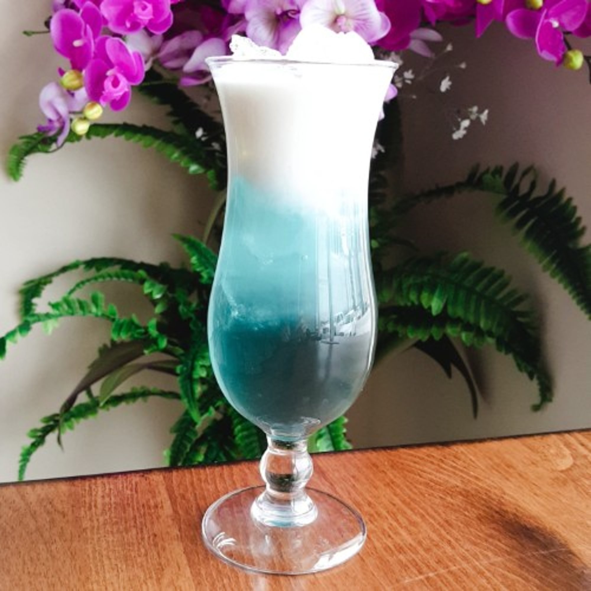 BLUE MILK TEA