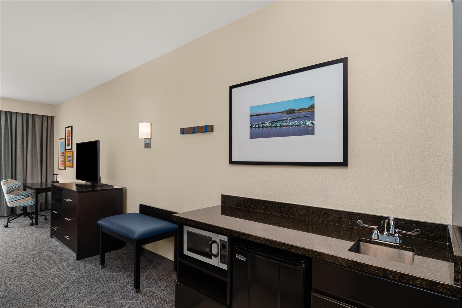 Hampton Inn & Suites Mountain View Image
