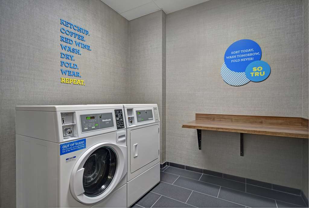 Tru by Hilton Troy Detroit Image