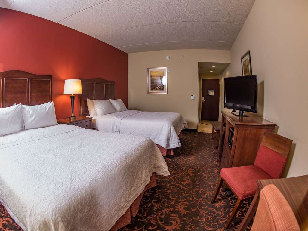 Hampton Inn & Suites Woodstock, VA Image