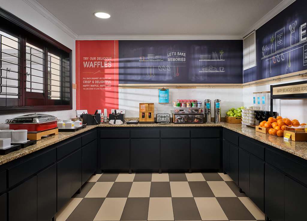 Hampton Inn Covington Image