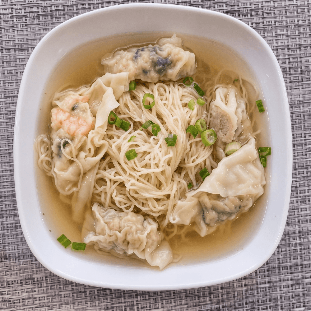 Dumplings with Noodles in Soup / 水餃湯麵