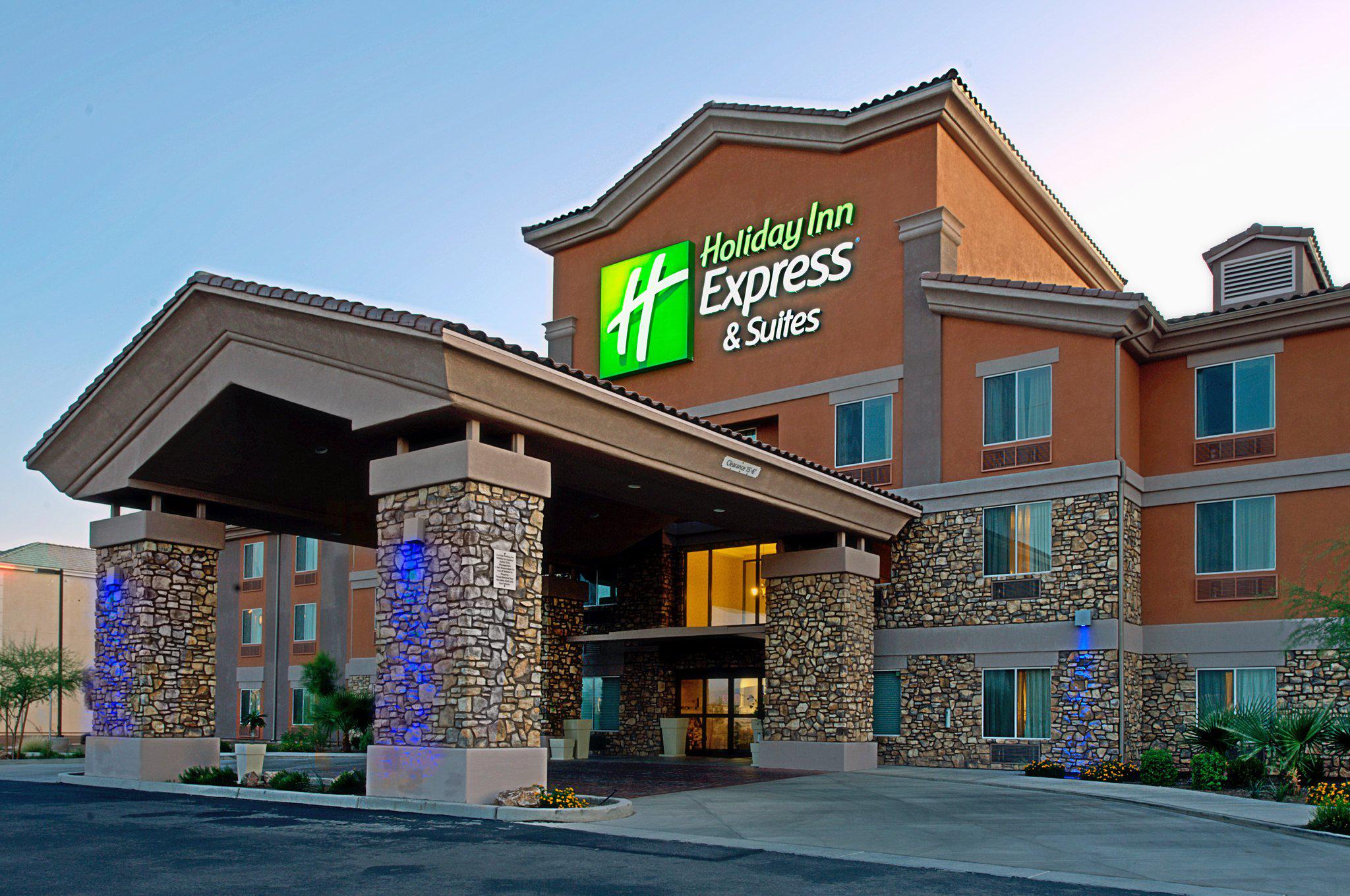 Holiday Inn Express & Suites Tucson Photo
