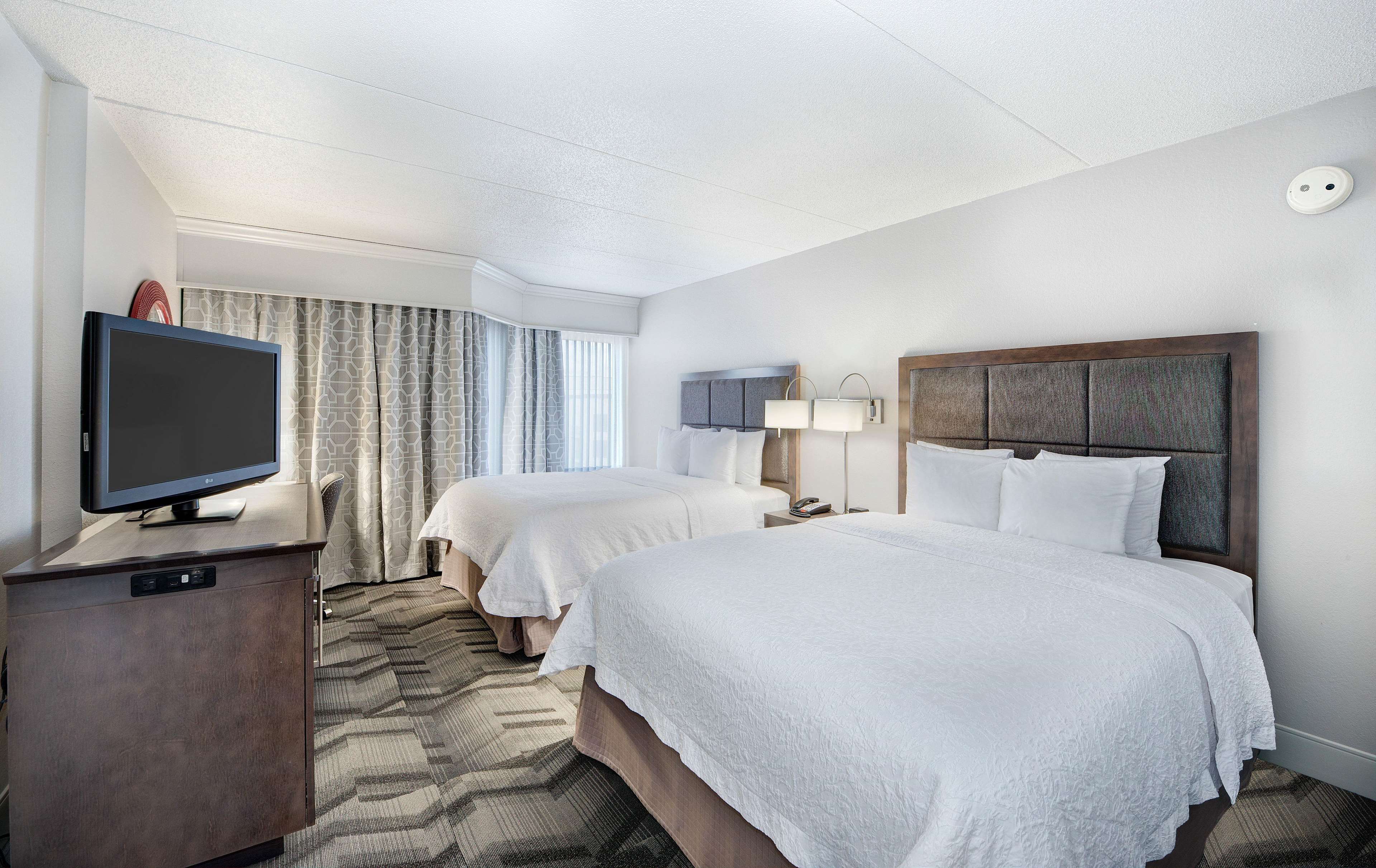 Hampton Inn & Suites Atlanta-Galleria Photo