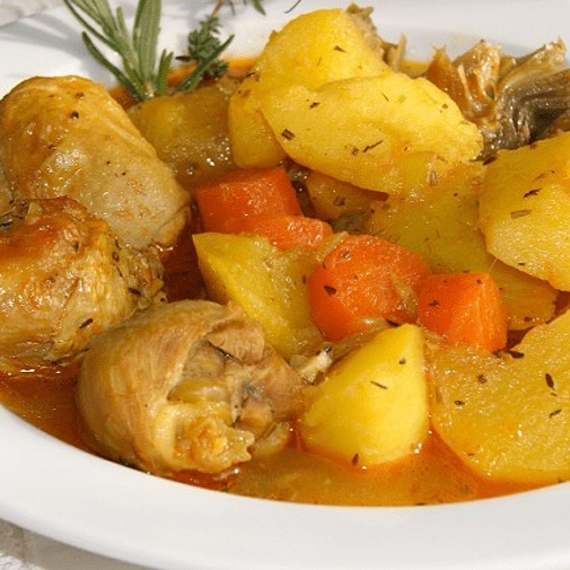 Pollo Guisado Tray