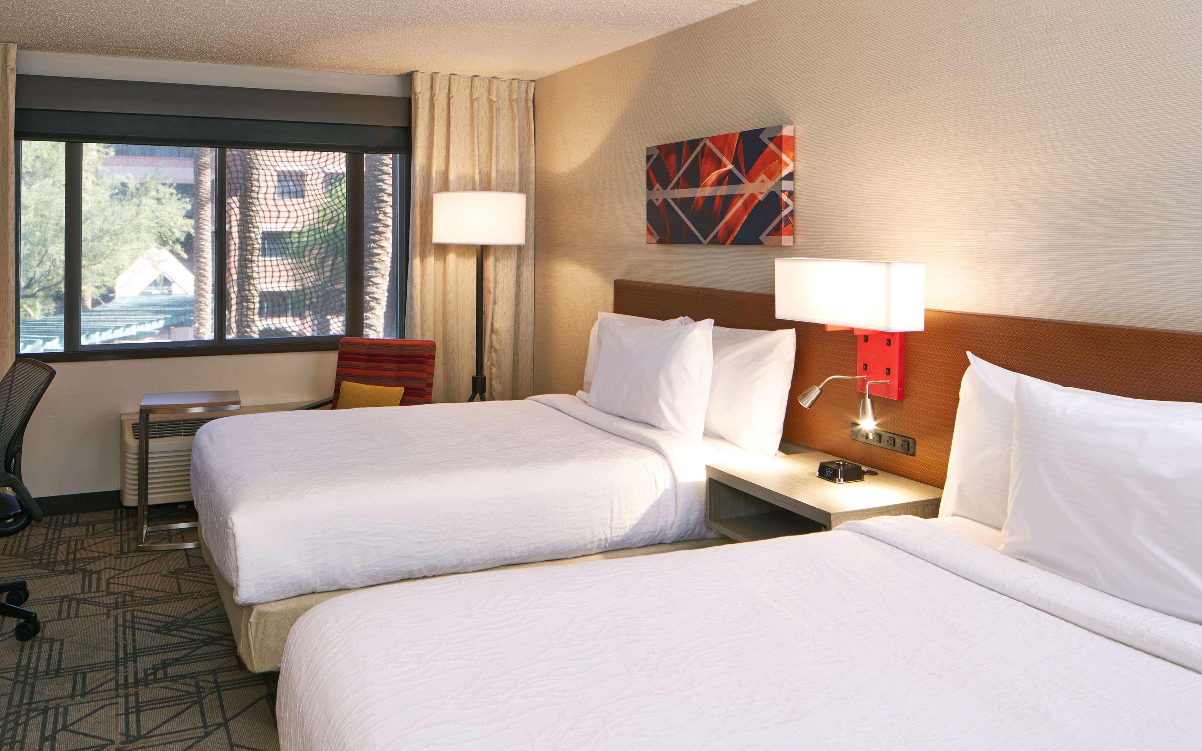 Hilton Garden Inn Scottsdale Old Town Photo