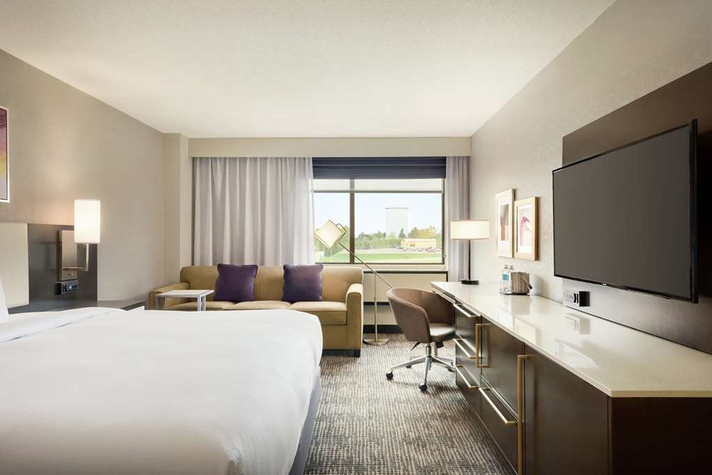 DoubleTree by Hilton St. Paul East Image