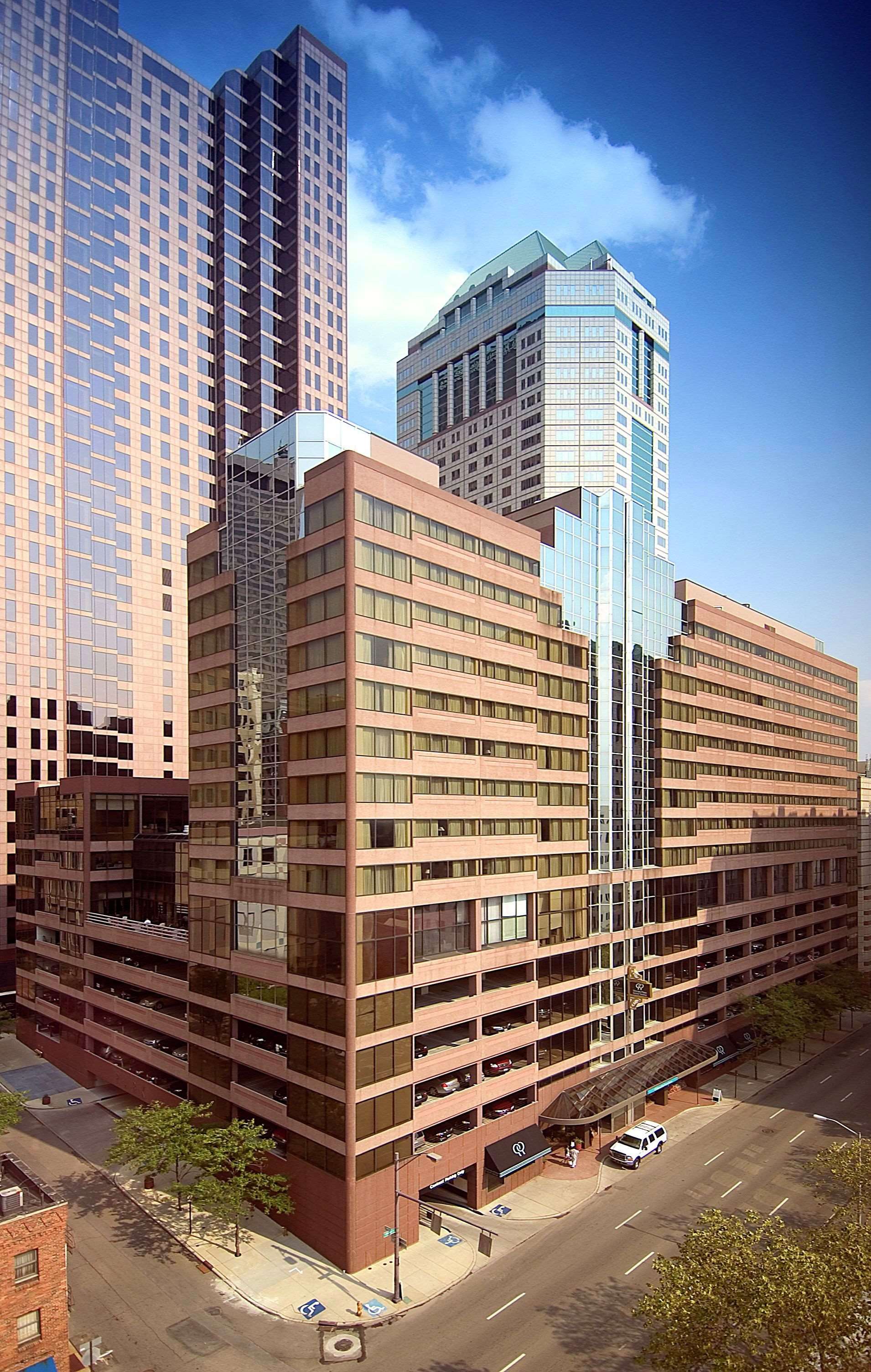 DoubleTree Suites by Hilton Hotel Columbus Downtown Photo