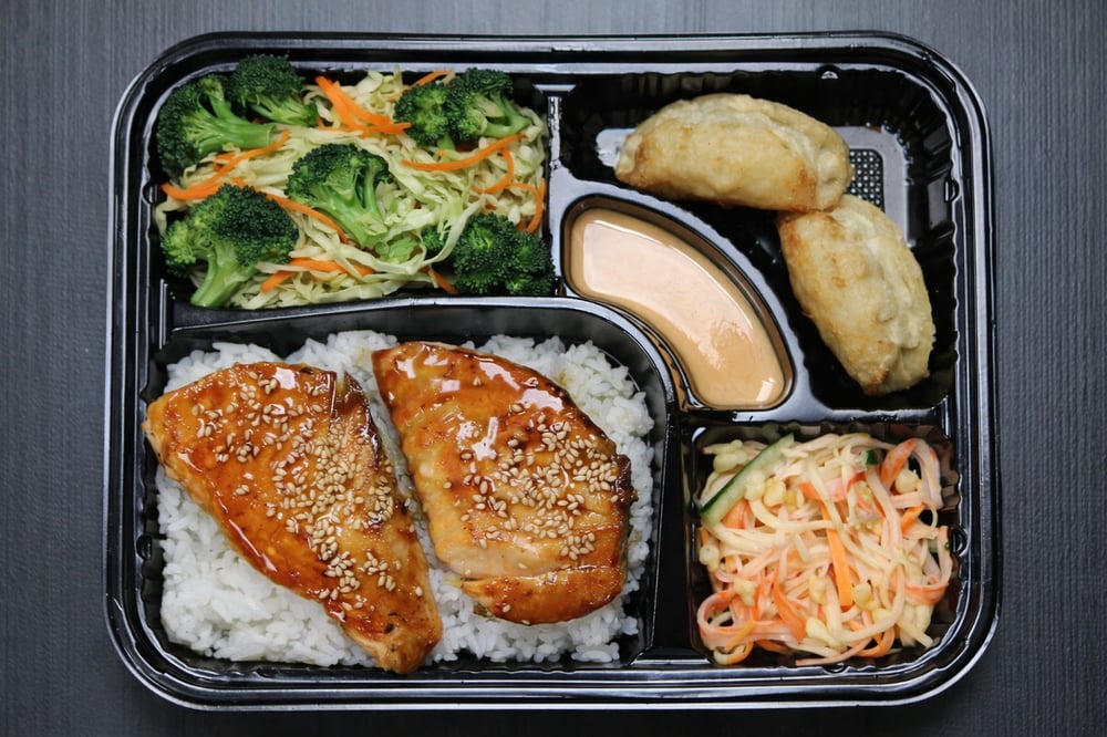 B6.Salmon Bento