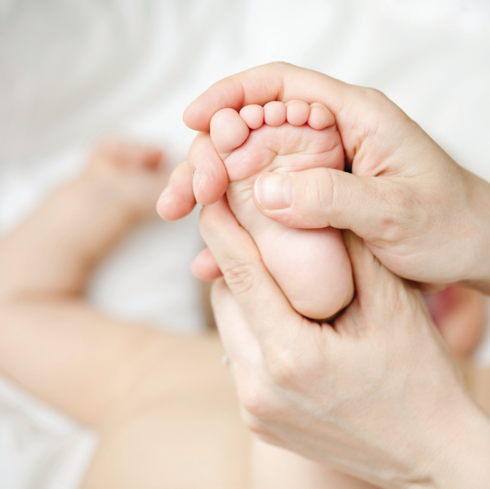 Как делать ребенку массаж Официальный сайт Huggies 21 Как делать ребенку массаж Официальный сайт Huggies 98