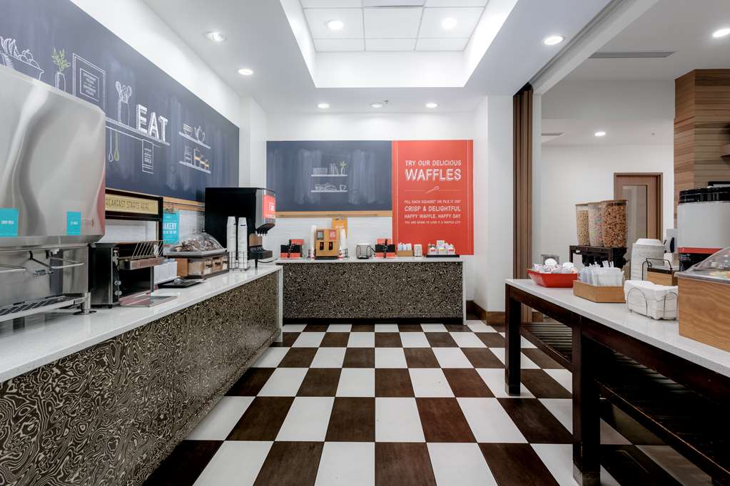 Hampton Inn & Suites Orange Beach/Gulf Front Image