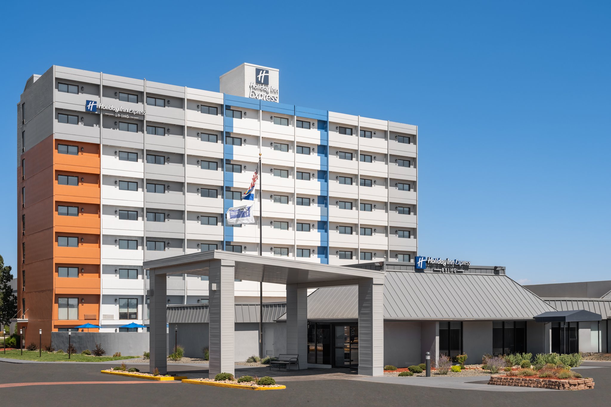 Holiday Inn Express Denver Central - North by IHG Logo