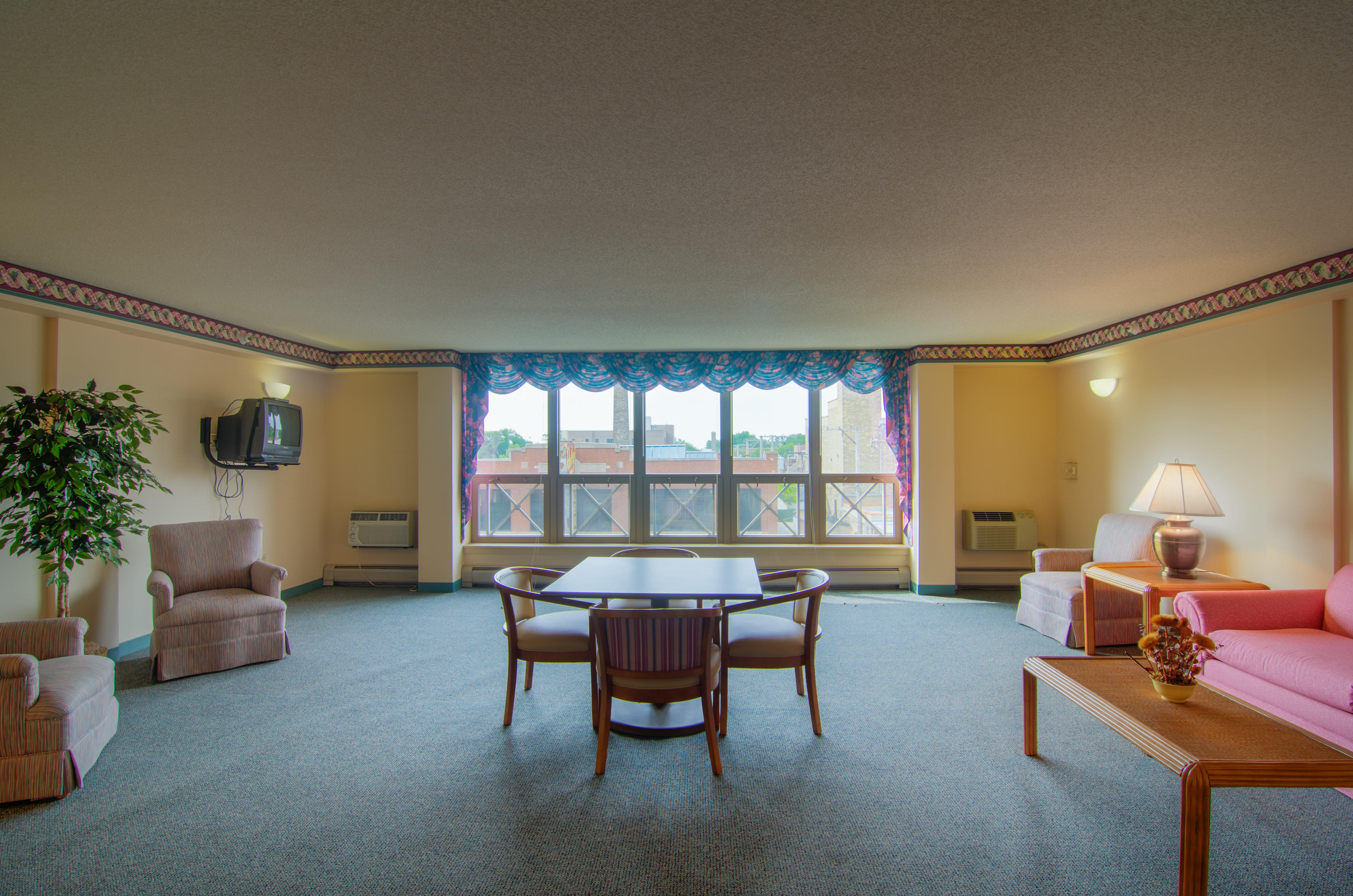 Senior Suites of Ravenswood Manor Photo