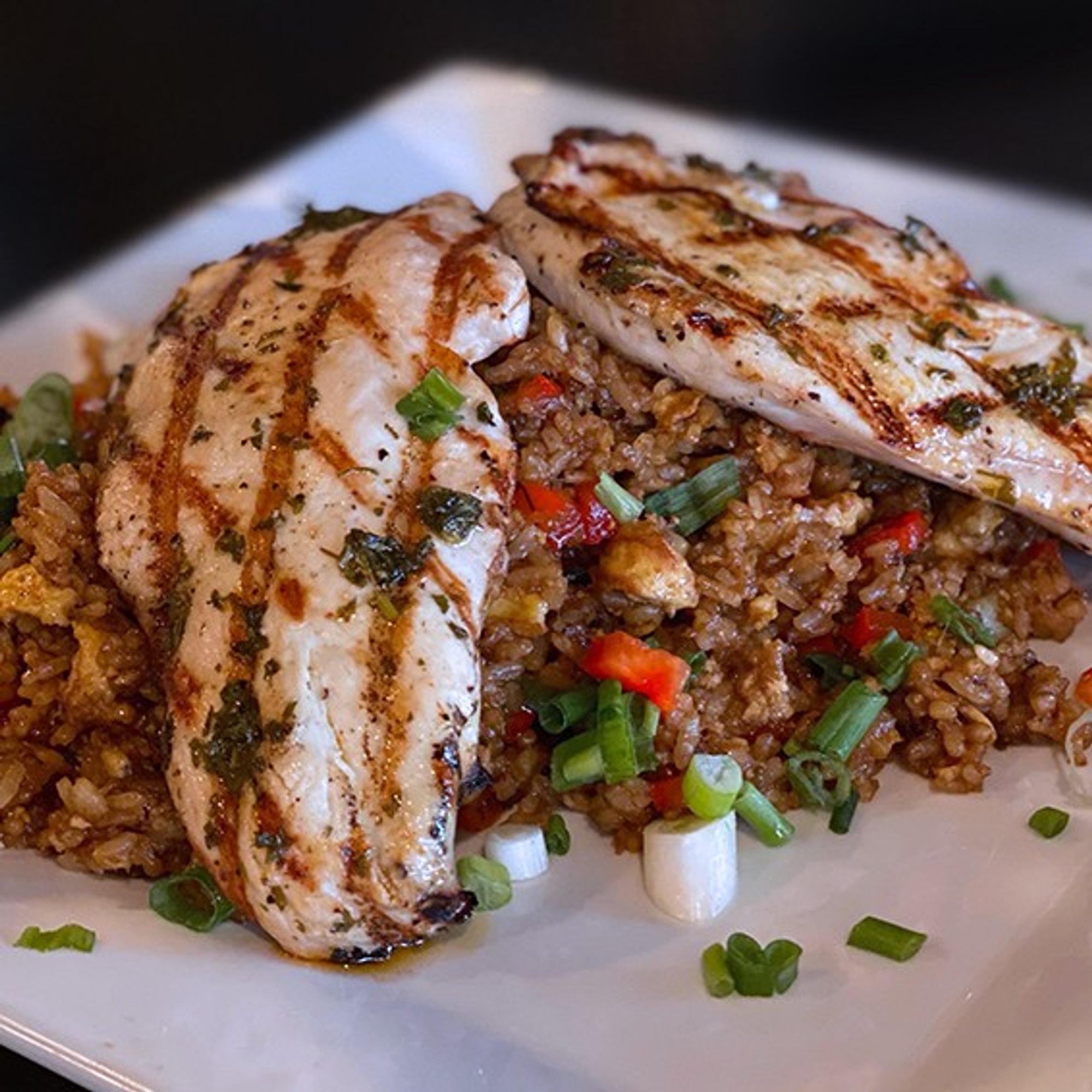 Bistec de Pollo with Chaufa