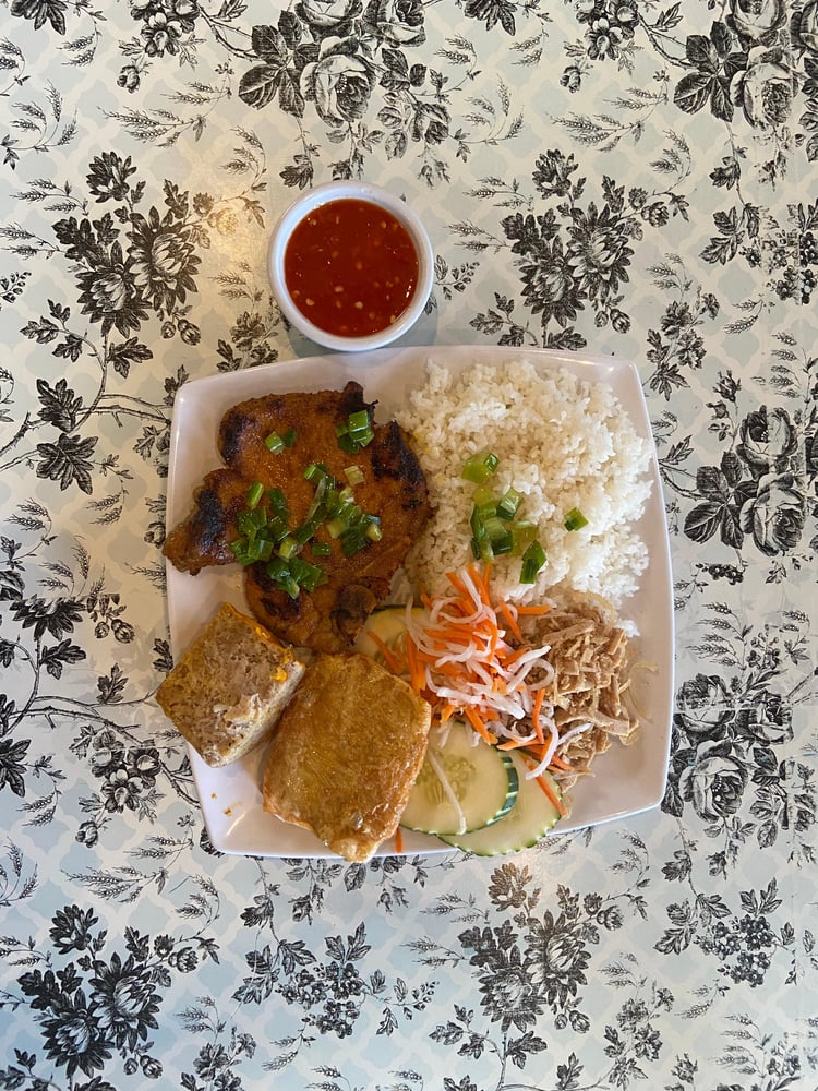 C1 - Cyclo Special Broken Rice - Cơm Tấm Đặc Biệt