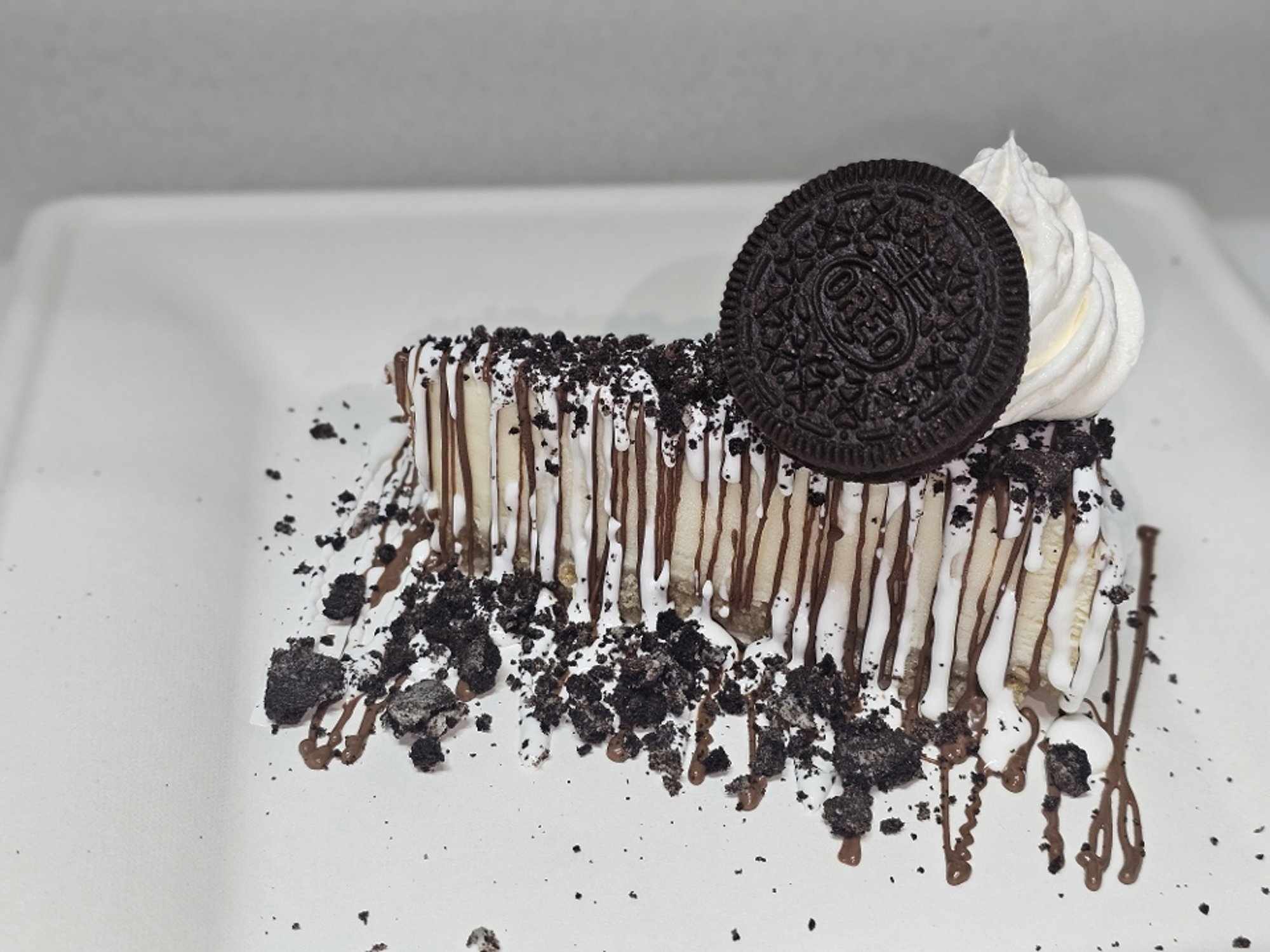 Oreo Crumble Cheesecake