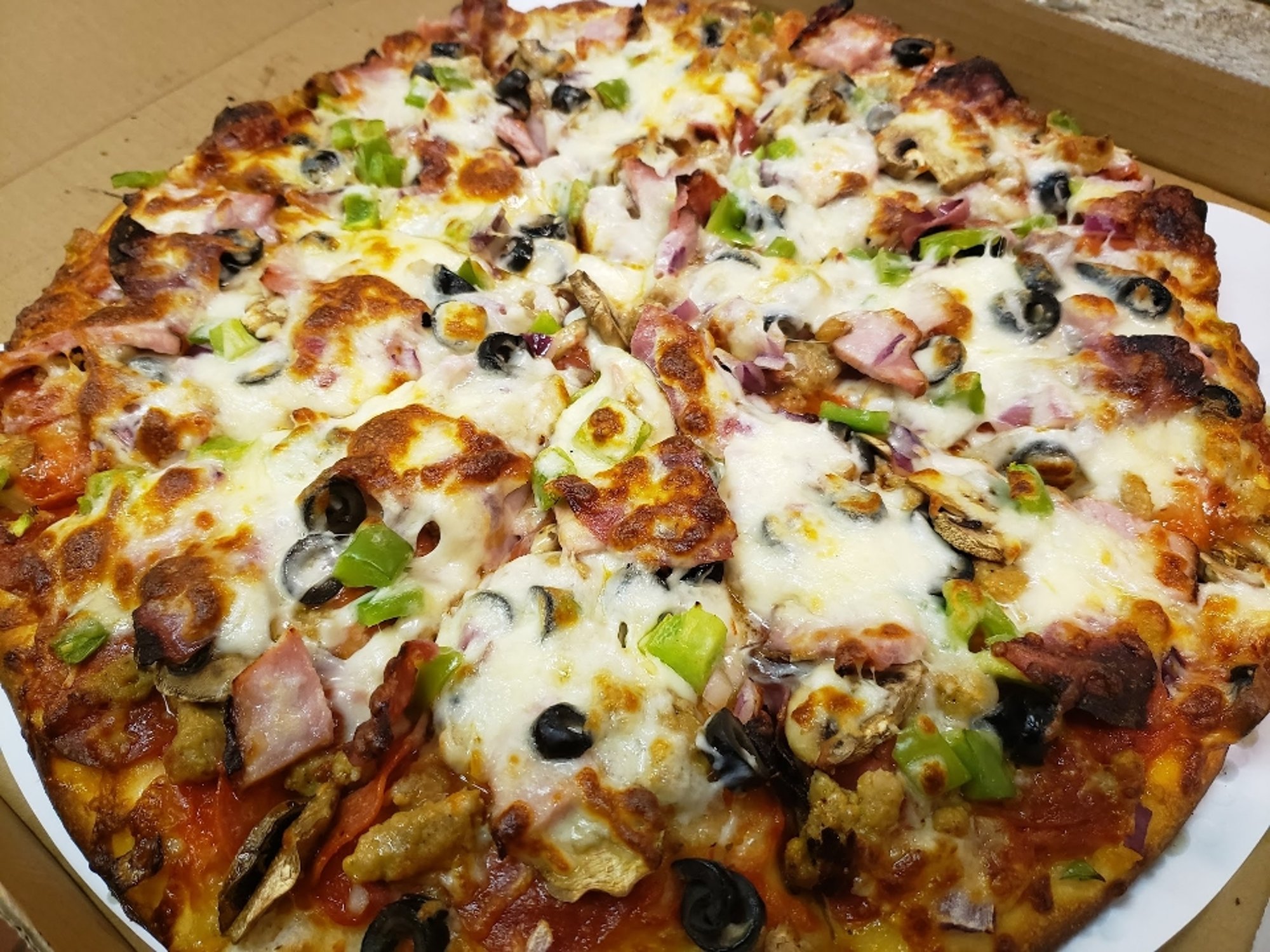 8" Extravaganza Pizza