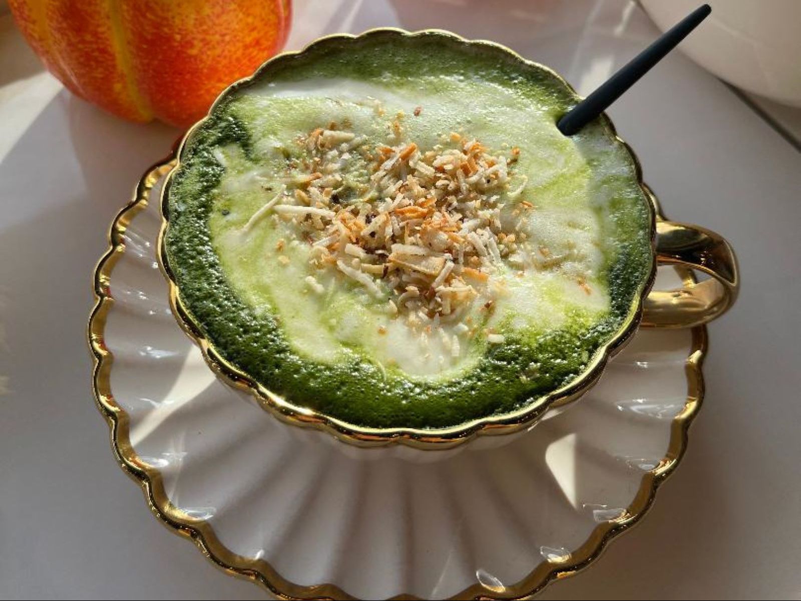 Hot Coconut Cream Matcha 16oz **Contains Caffeine** - Matcha Kem Dừa Nóng