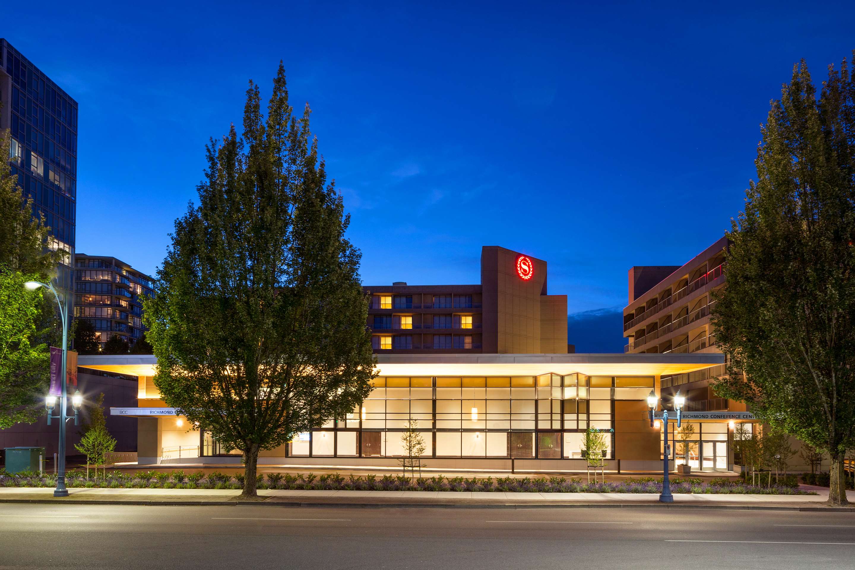 Sheraton Vancouver Airport Hotel, Richmond BC | Ourbis