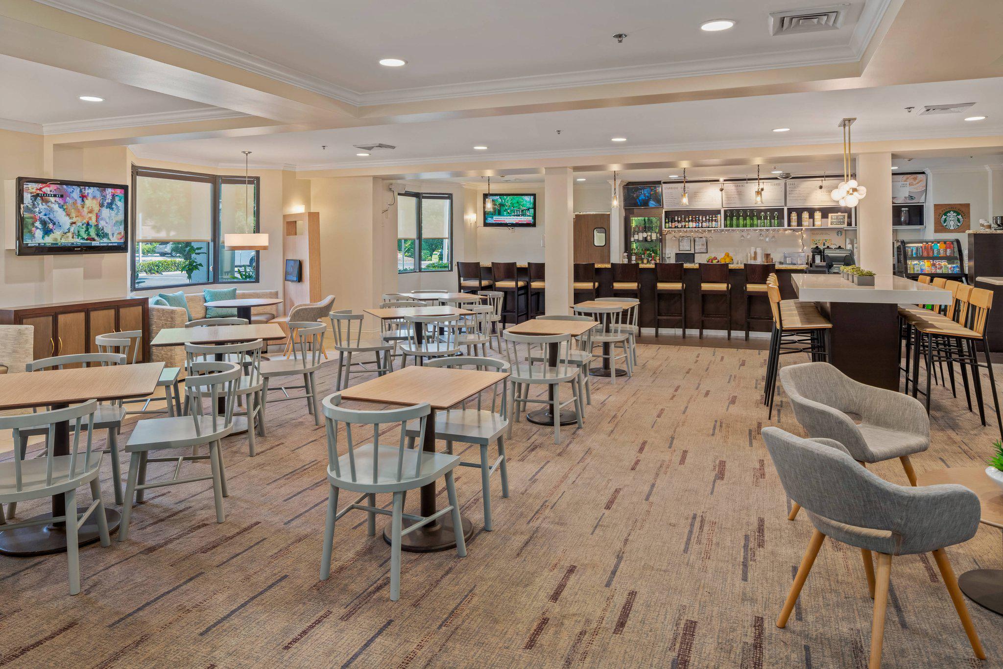 Courtyard by Marriott Naples Photo