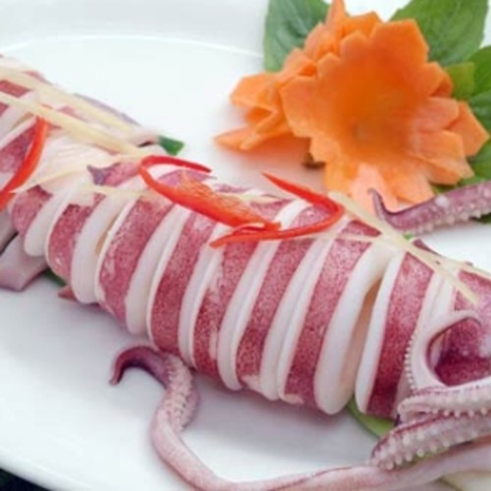 Mực Ong Hap Gung Hanh / Steamed Jumbo Squid with Ginger & Scallion