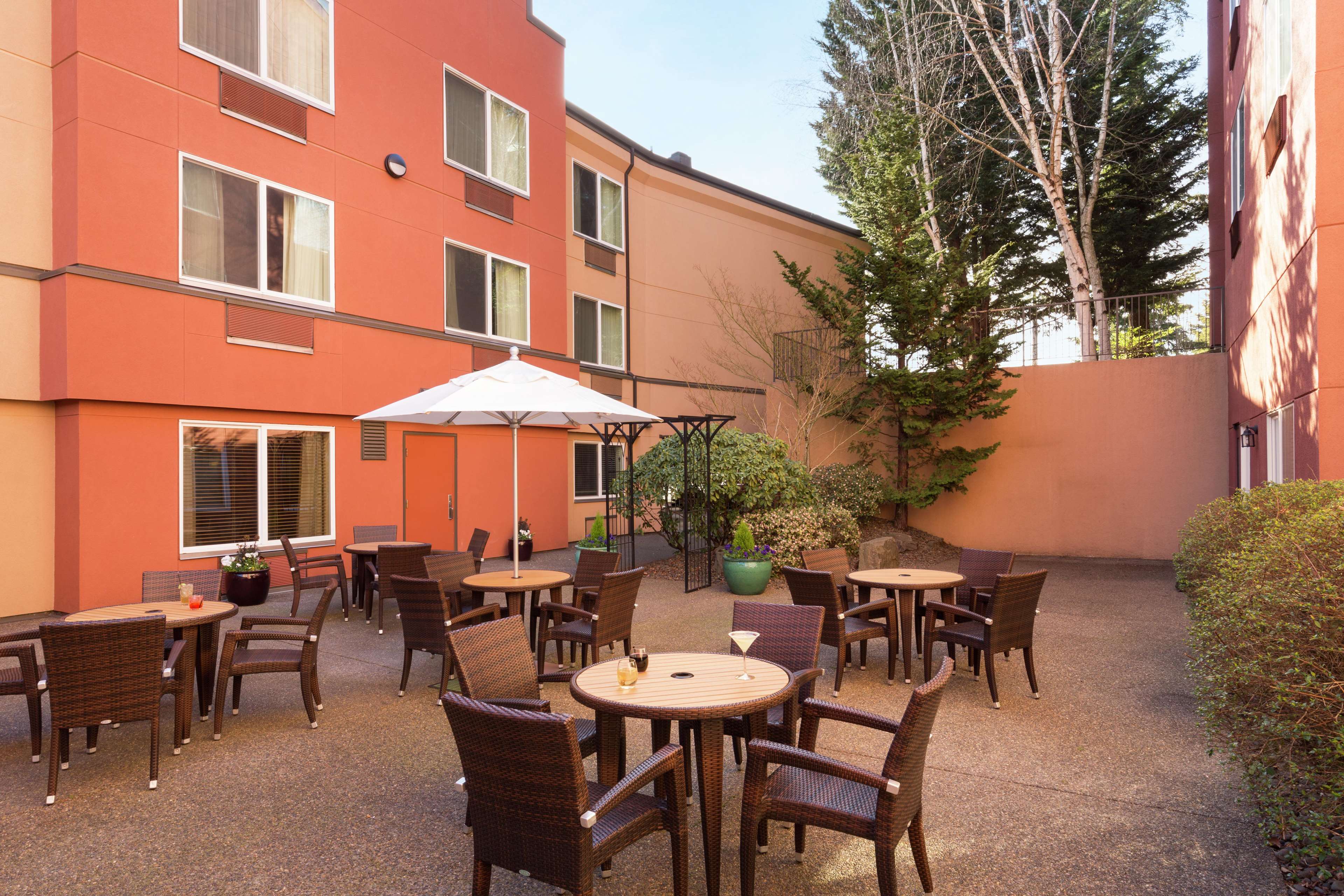 DoubleTree by Hilton Hotel Portland - Tigard Photo