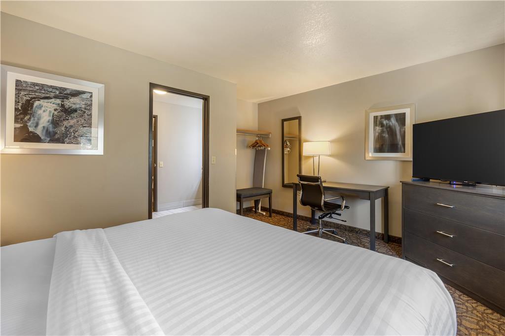 Best Western Sawtooth Inn & Suites Image
