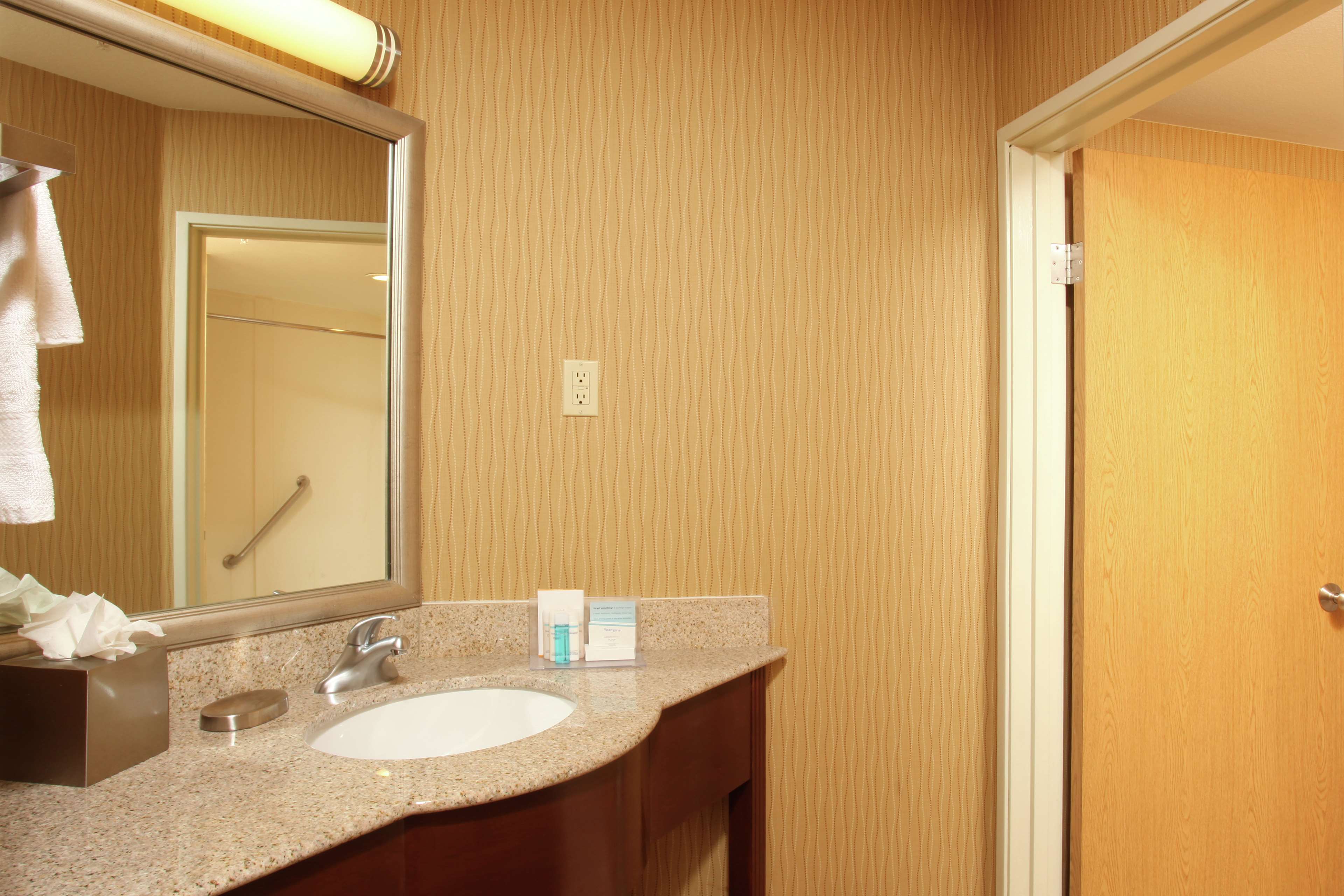 Hampton Inn Spokane Photo