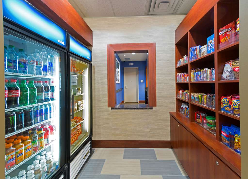 Hampton Inn & Suites Riverside/Corona East Image