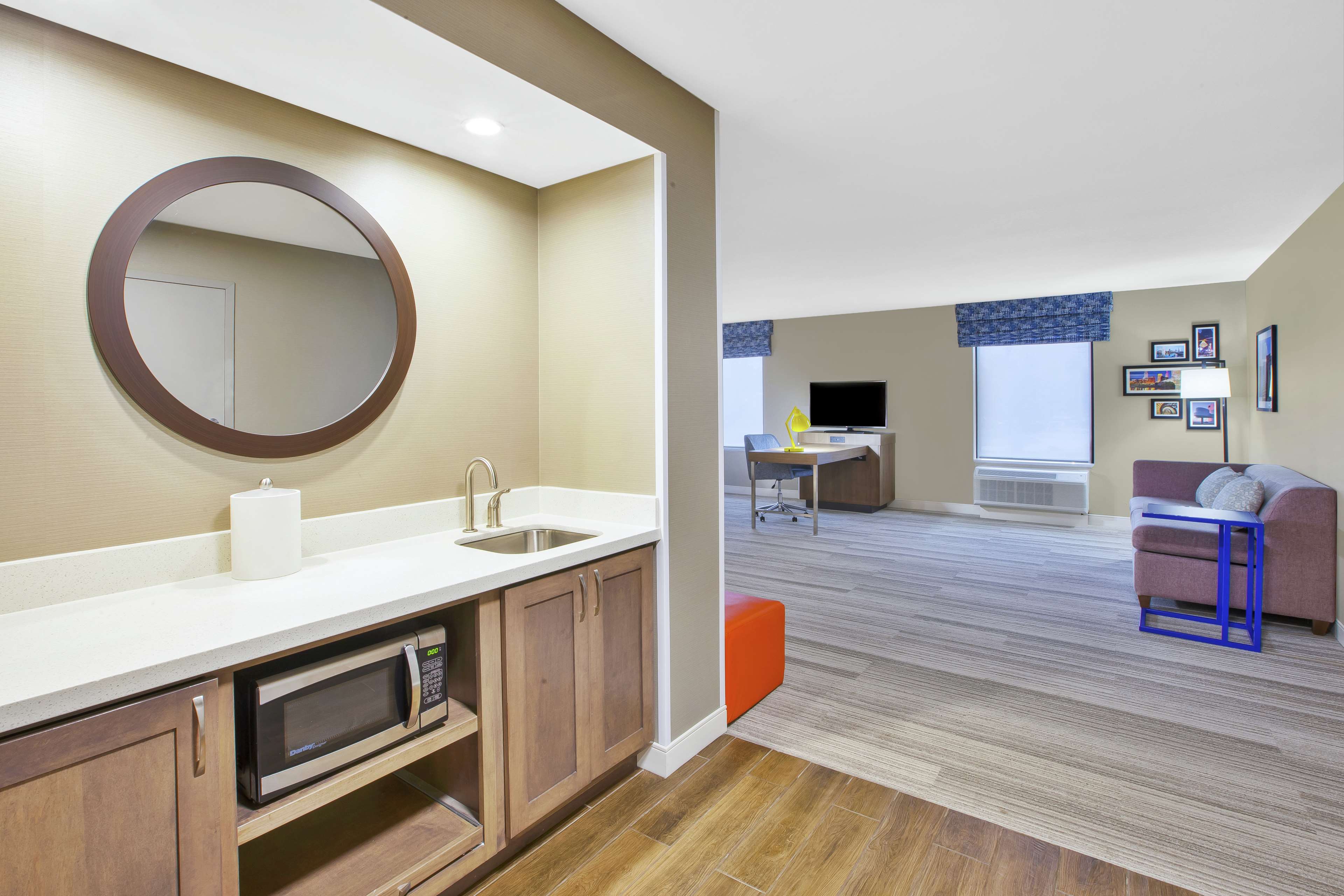 Hampton Inn & Suites Oakwood Village-Cleveland Photo