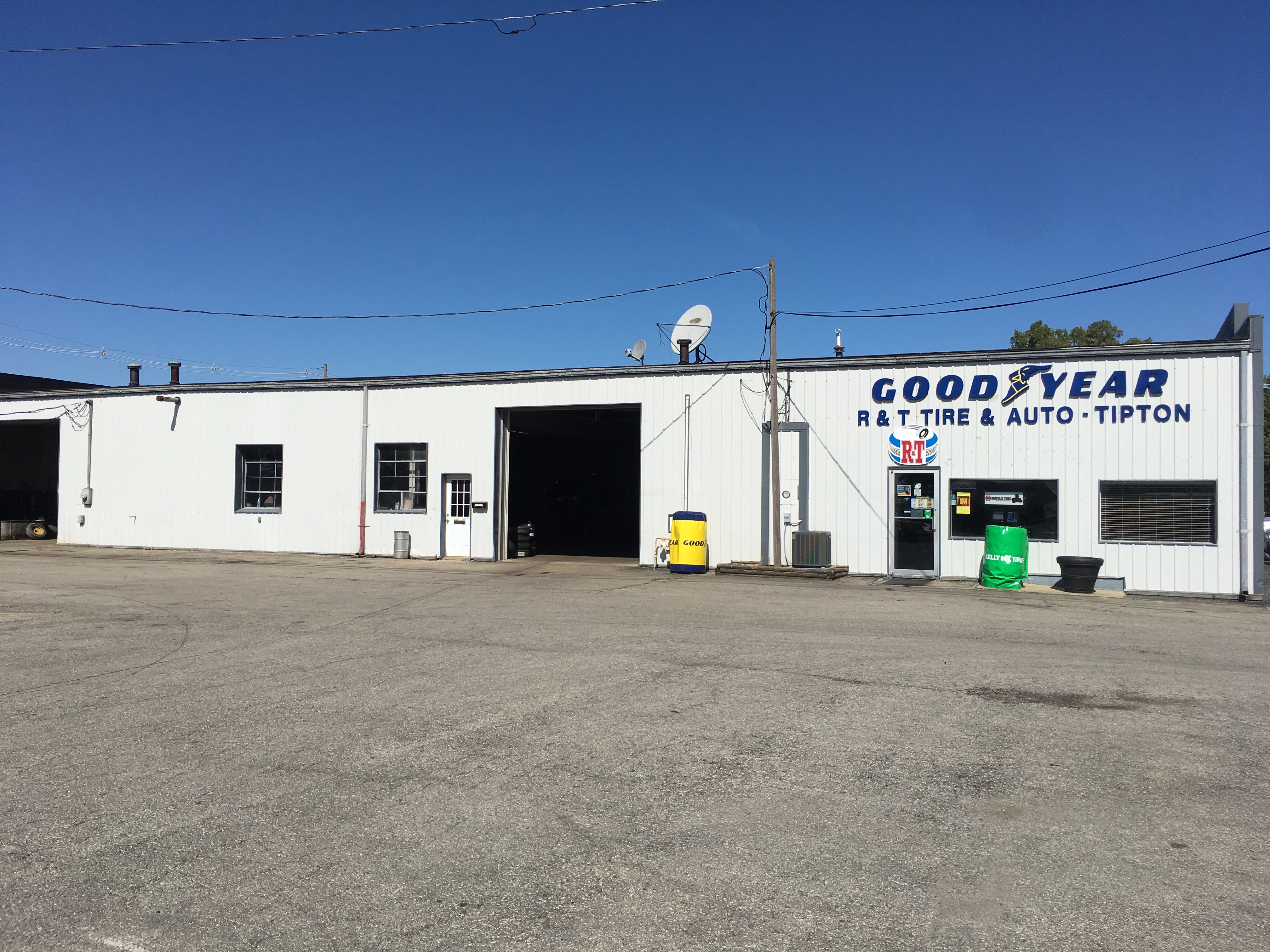 R & T Tire & Auto Service Photo