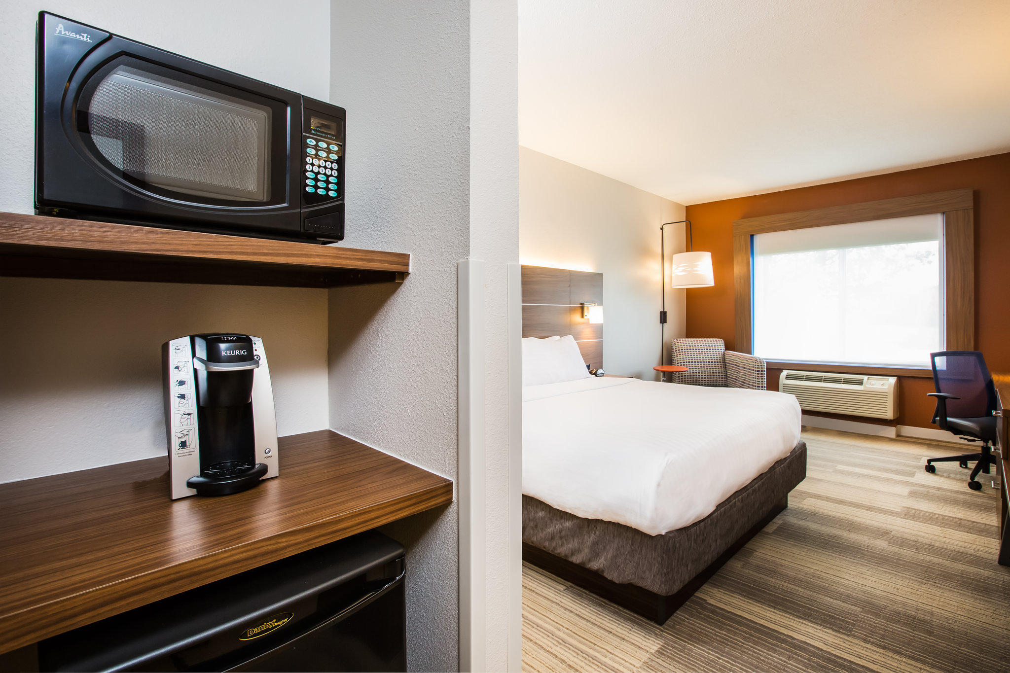 Holiday Inn Express & Suites Bellevue (Omaha Area) Photo