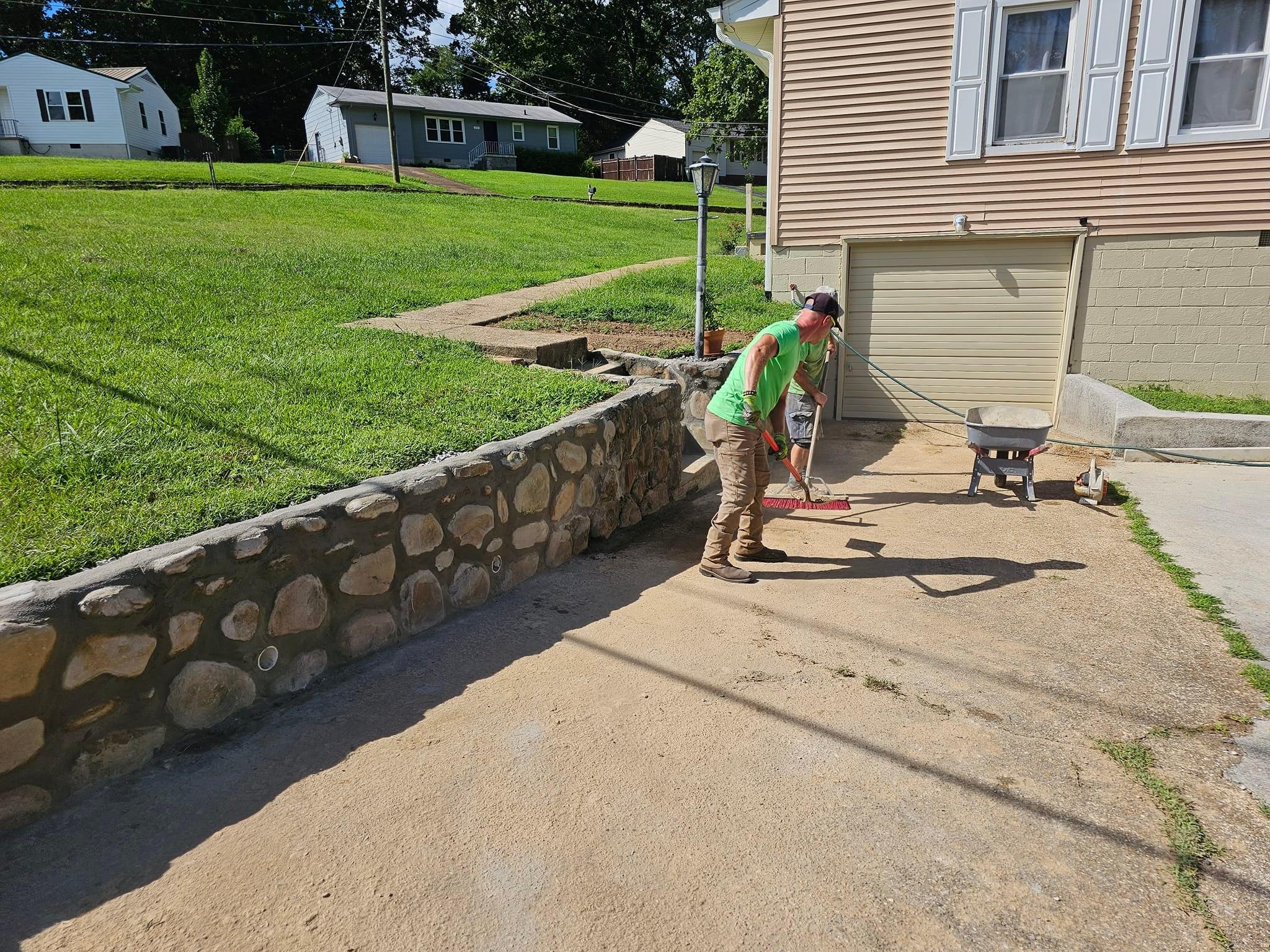 Chattanooga Landscaping Pros Image