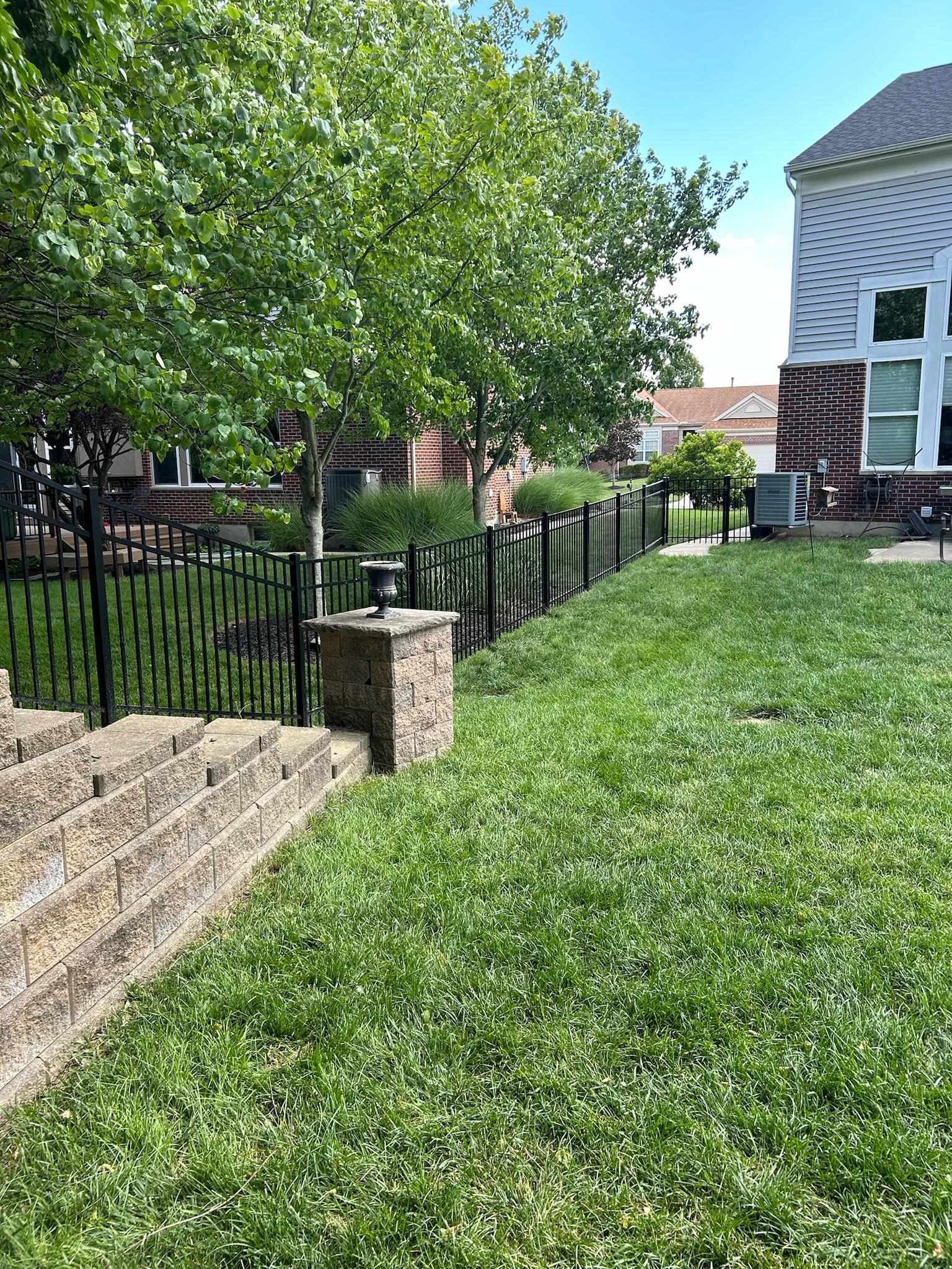 Top Rail Fence Cincinnati Image