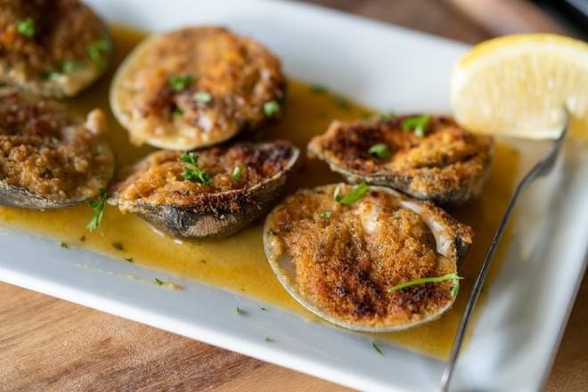 Baked Clams (8 Pieces)
