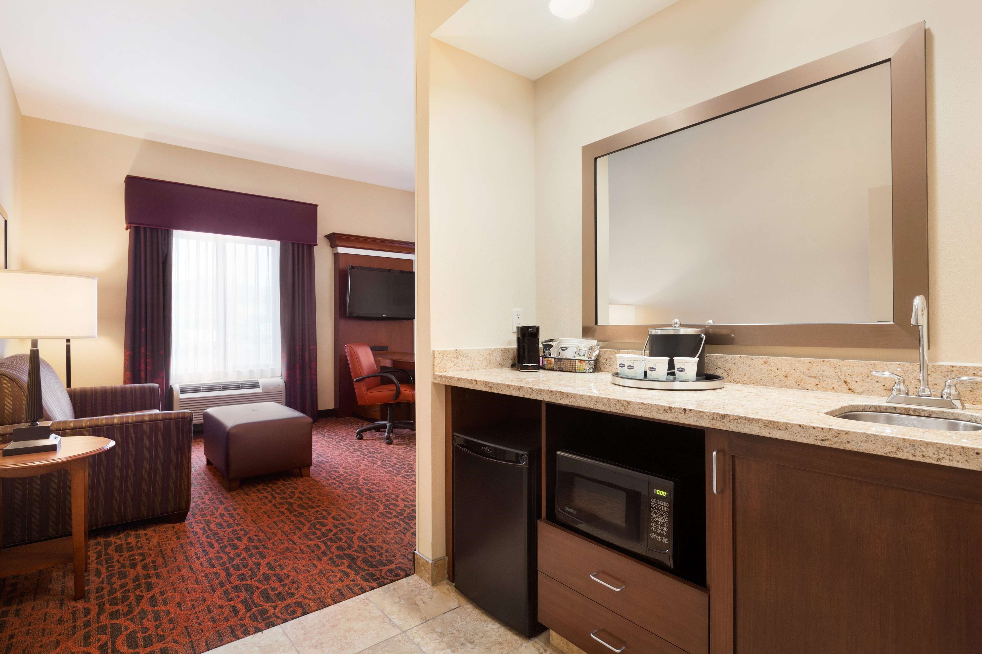 Hampton Inn & Suites Williston Photo