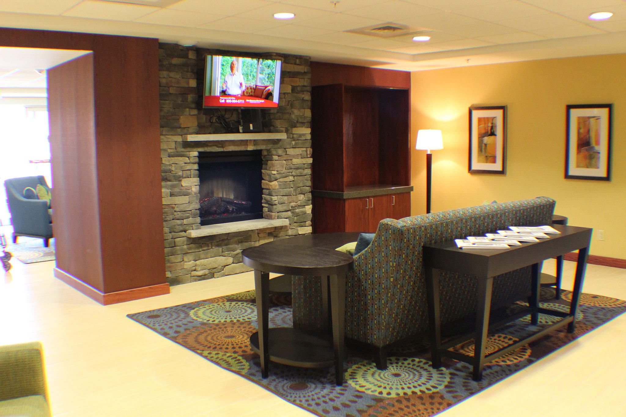 Holiday Inn Express & Suites Milford Photo