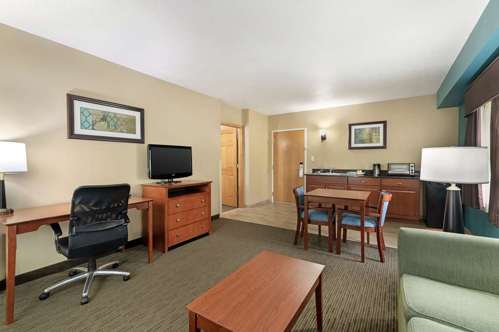 Best Western Plus Plattsburgh Image