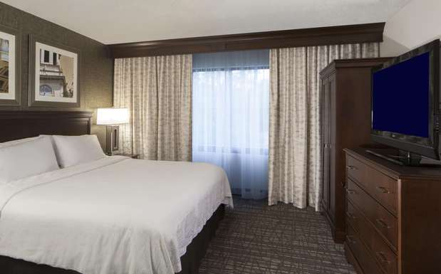 Images Embassy Suites by Hilton Philadelphia Airport