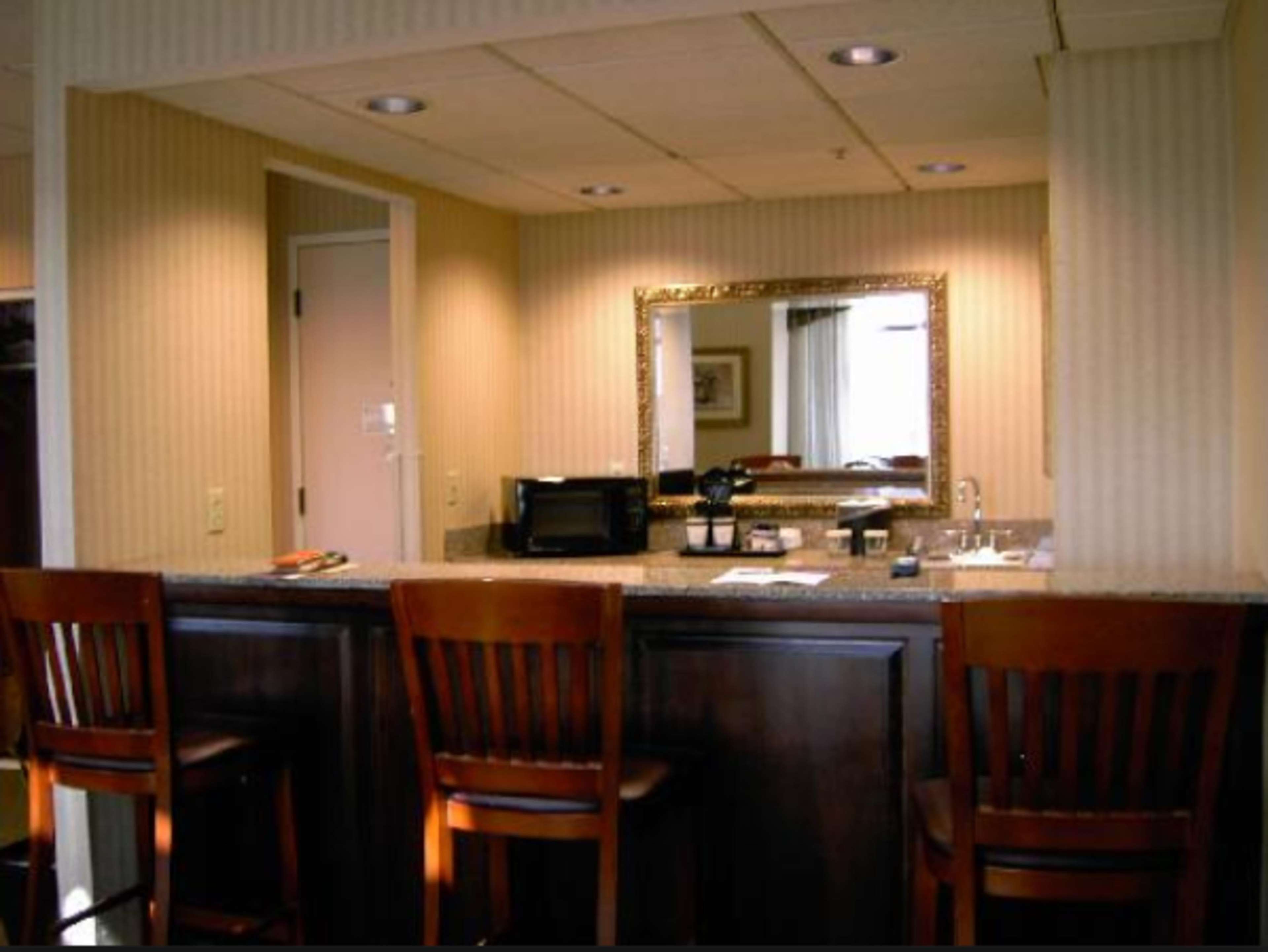 DoubleTree Suites by Hilton Hotel Columbus Downtown Photo