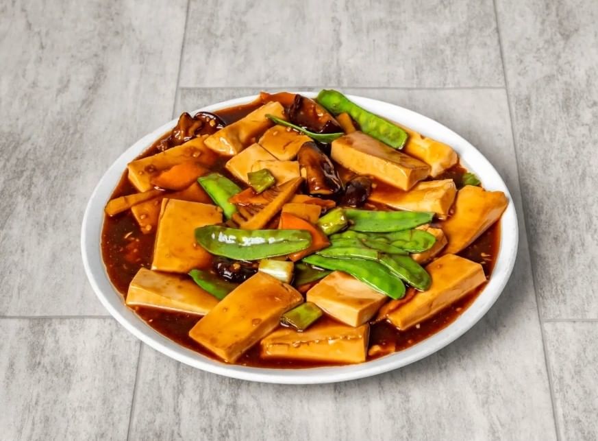 Braised bean curd / 红烧豆腐