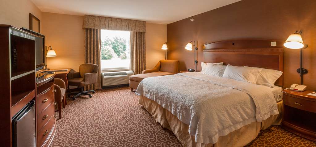 Hampton Inn Goshen Image