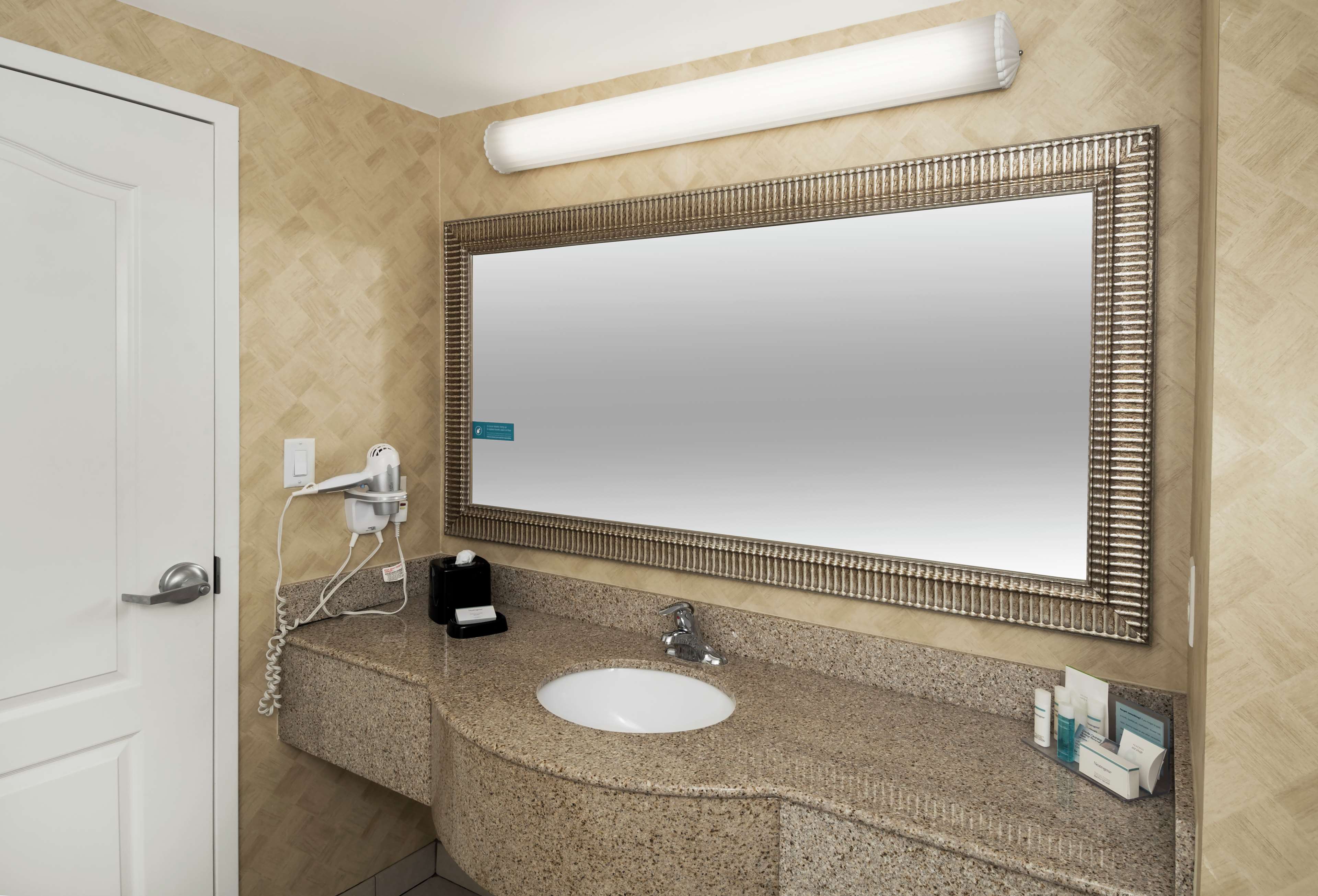 Hampton Inn & Suites Jacksonville Deerwood Park Photo