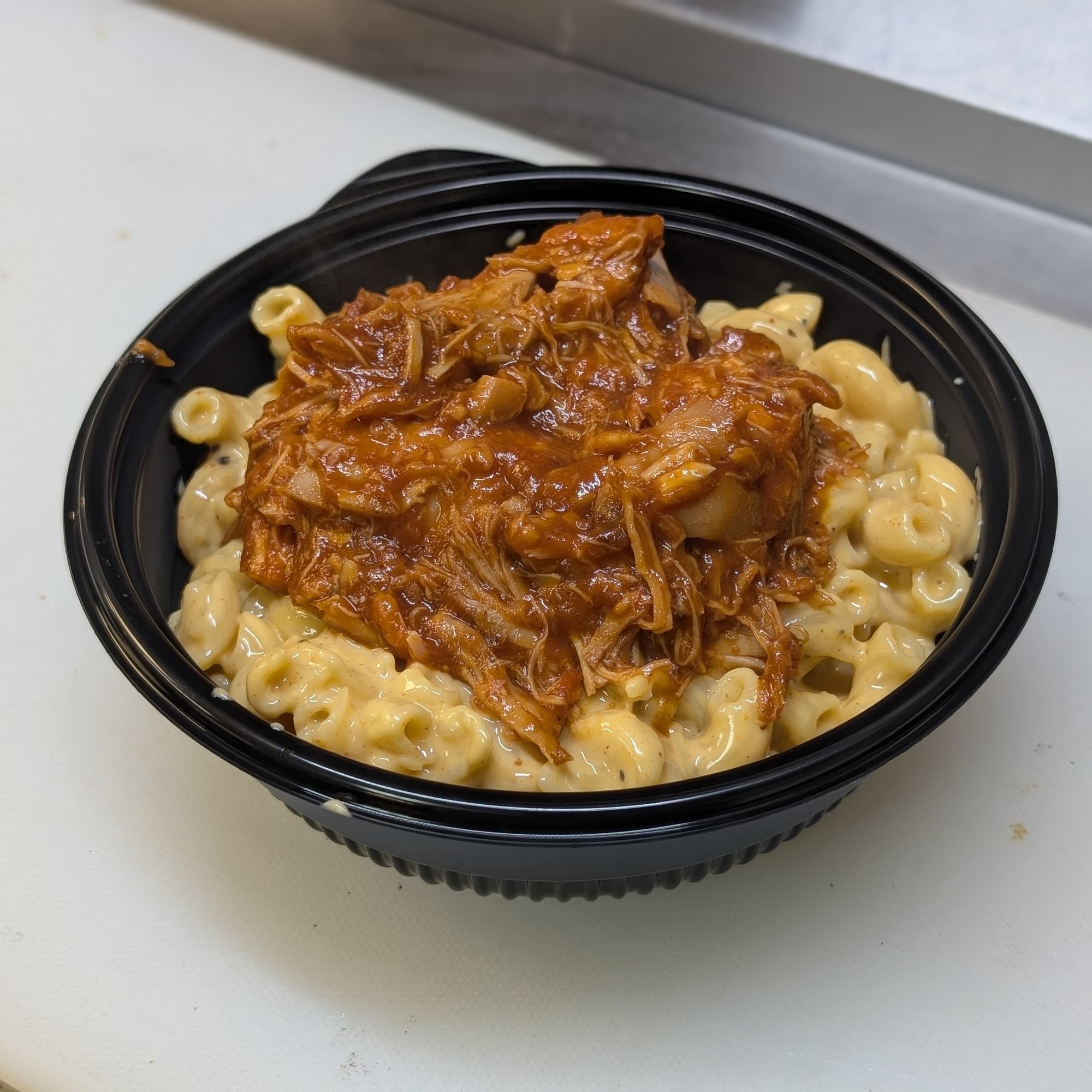 Mac Bowl with Chopped BBQ Chicken