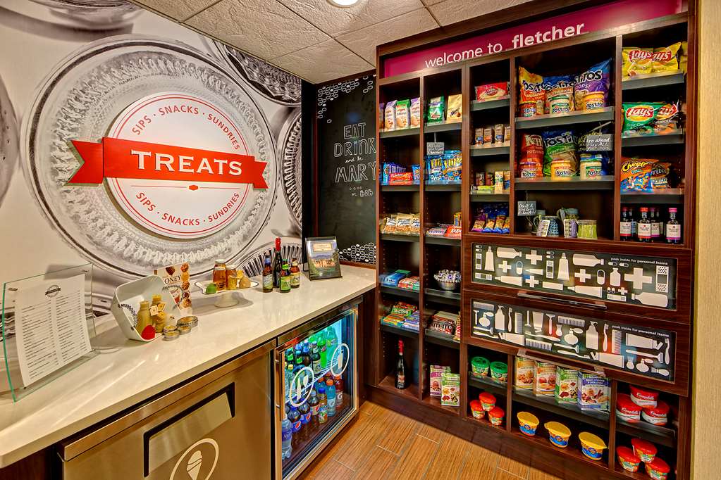 Hampton Inn & Suites Asheville Airport Image