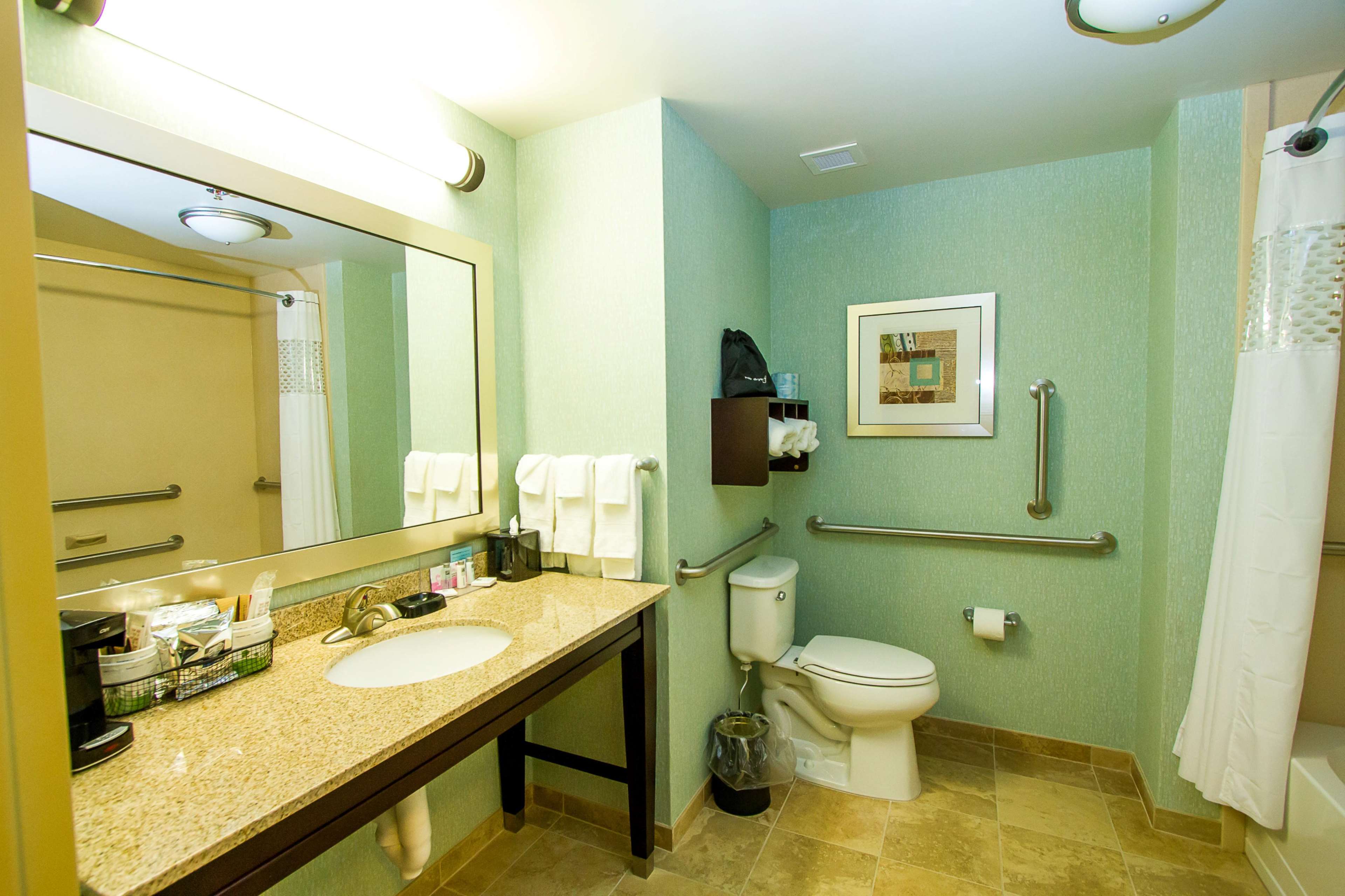 Hampton Inn Fayetteville Photo