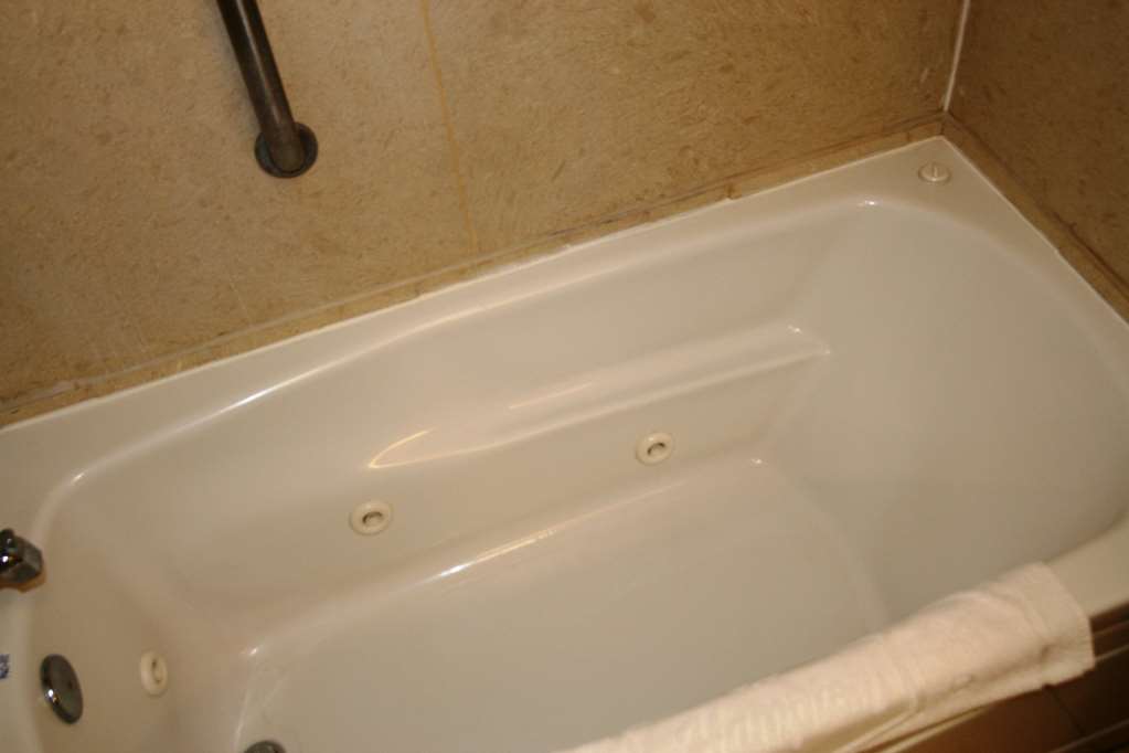 Hampton Inn Canton Image