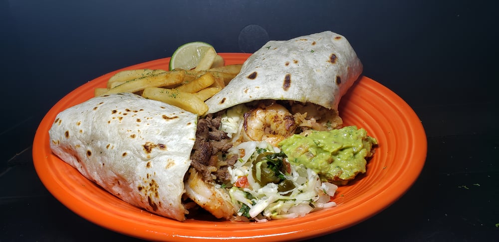 Surf & Turf /Mar y Tierra Burrito