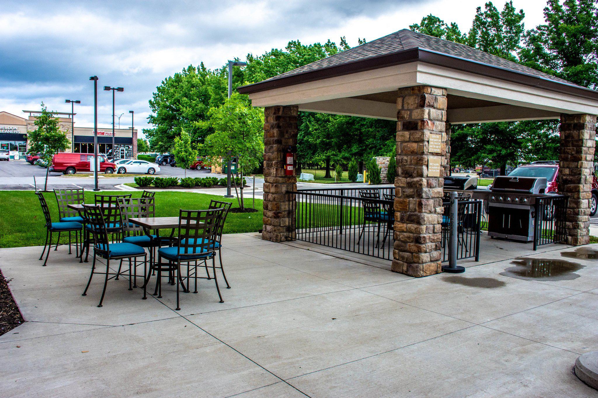 Candlewood Suites Overland Park - W 135th St. Photo