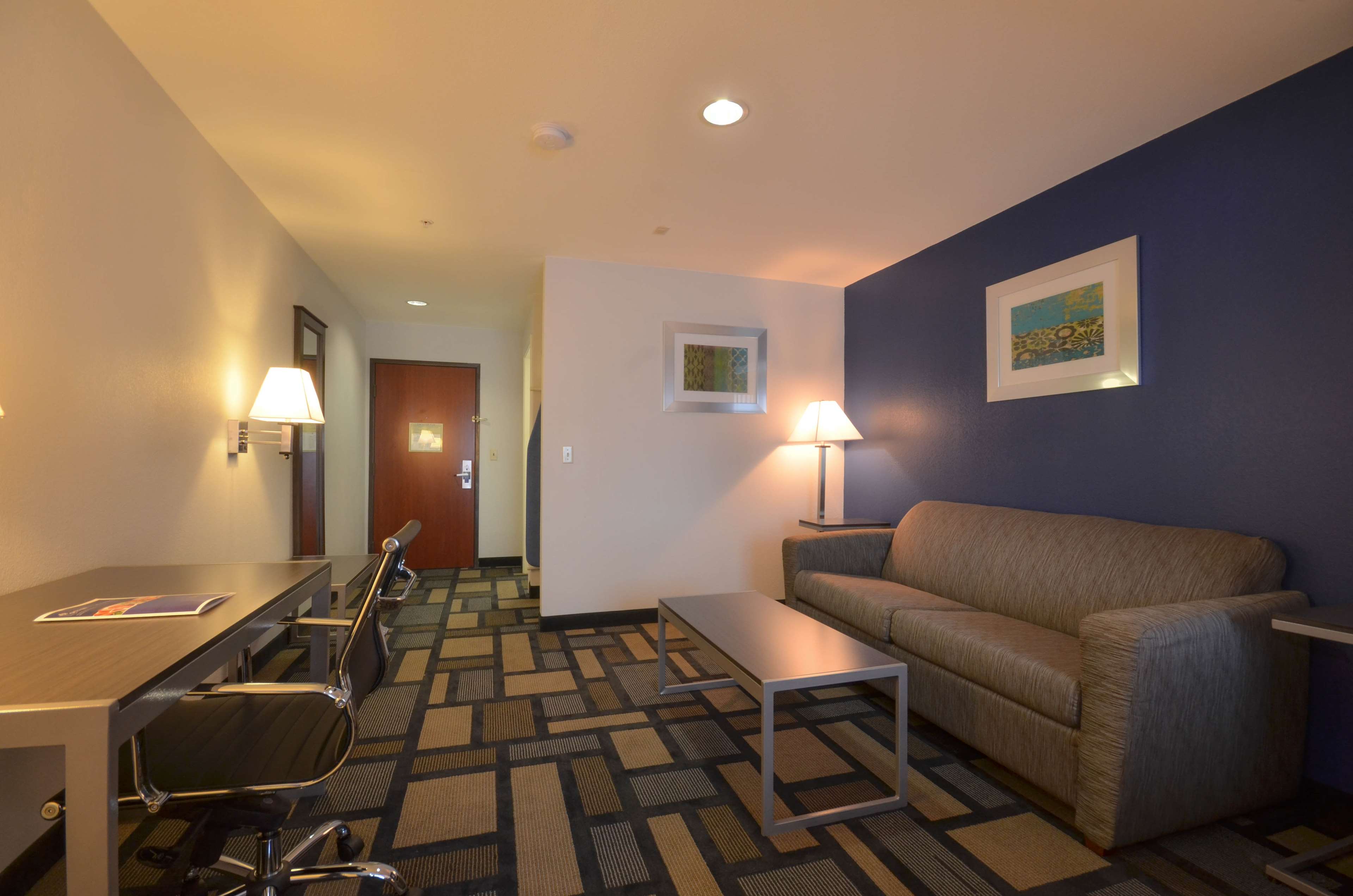 Best Western Galleria Inn & Suites Photo